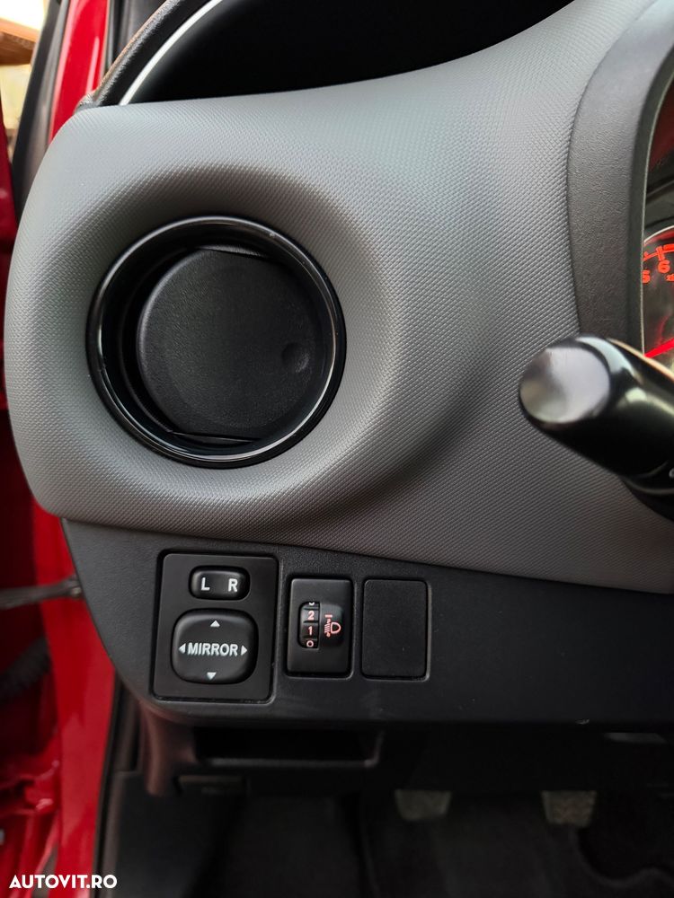 Toyota Yaris - 18
