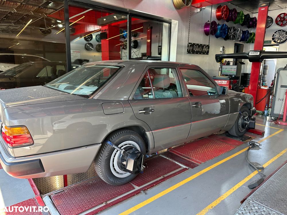 Mercedes-Benz W124 - 11