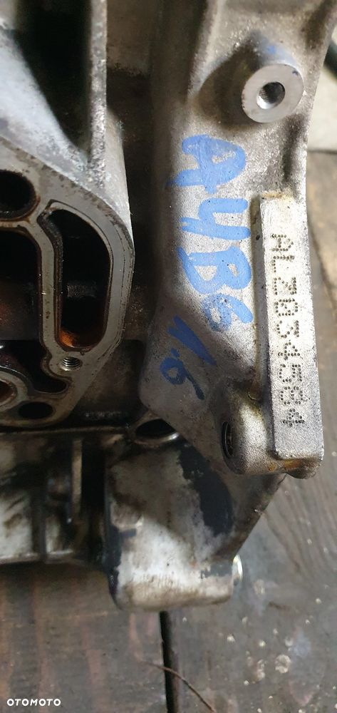 Silnik blok silnika słupek dół Audi A4 B6 1.6 ALZ - 8
