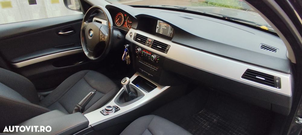 BMW Seria 3 318d - 9