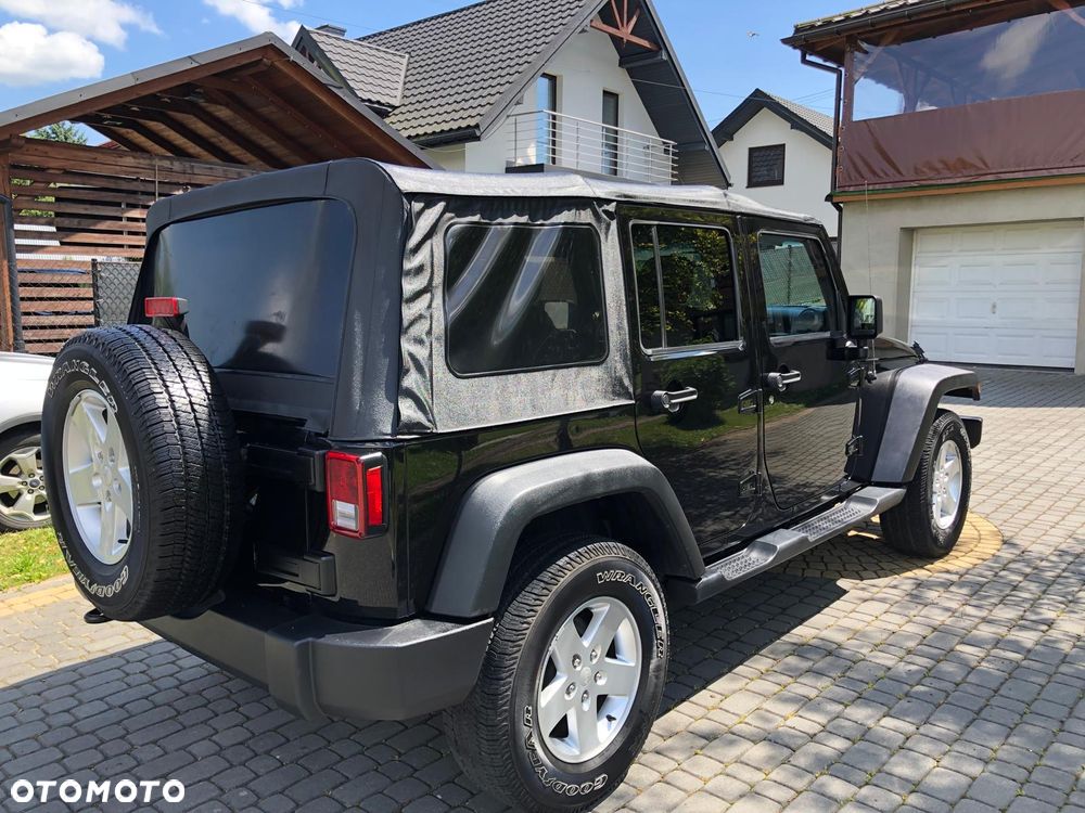 Jeep Wrangler Unlimited 3.6 Automatik Sahara - 3