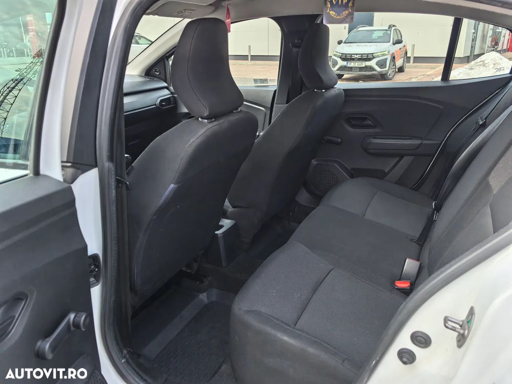 Dacia Logan TCe 90 Essential - 10