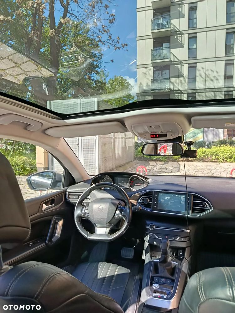 Peugeot 308 - 1