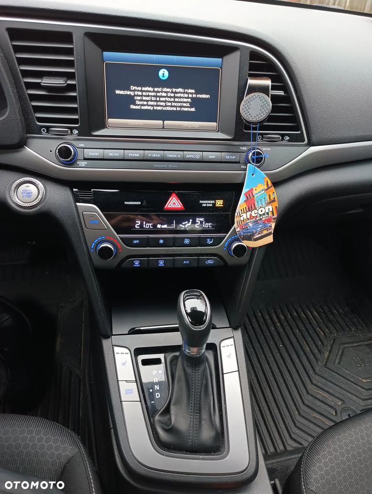 Hyundai Elantra - 14