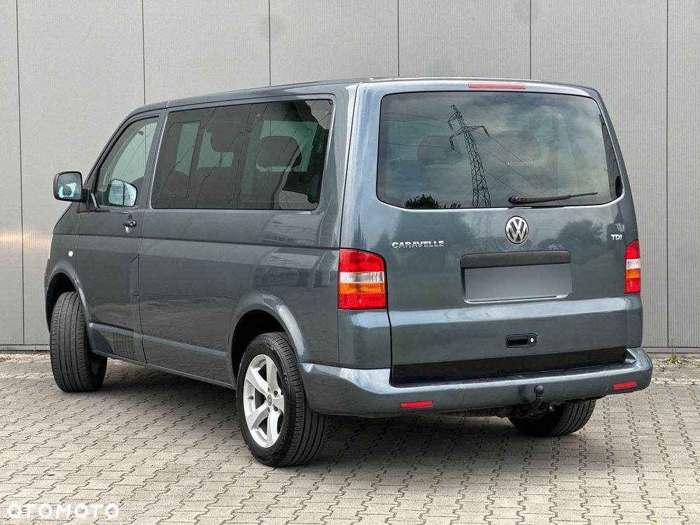 Volkswagen Caravelle - 11