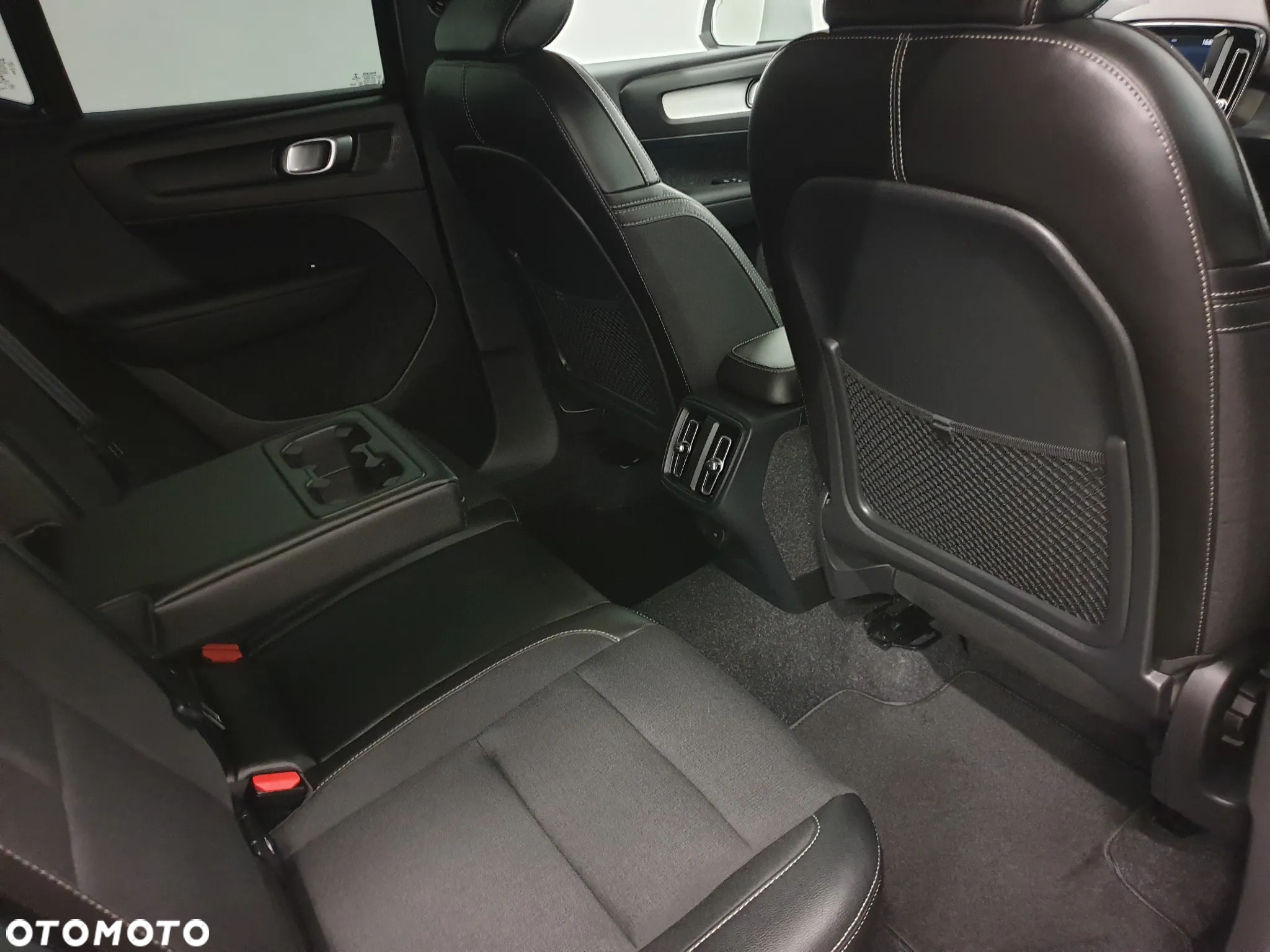 Volvo XC 40 D3 R-Design - 31