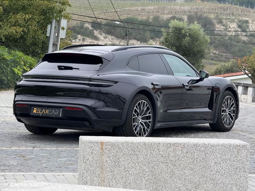 Porsche Taycan Cross Turismo 4S - 5