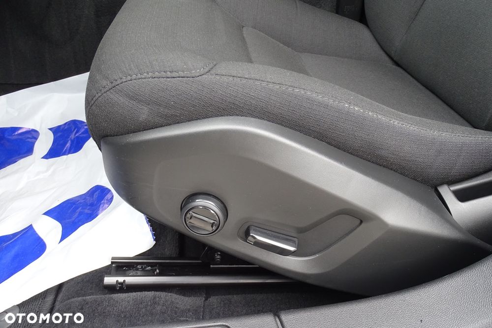 Volvo V60 T6 AWD Recharge Geartronic RDesign Expression - 19