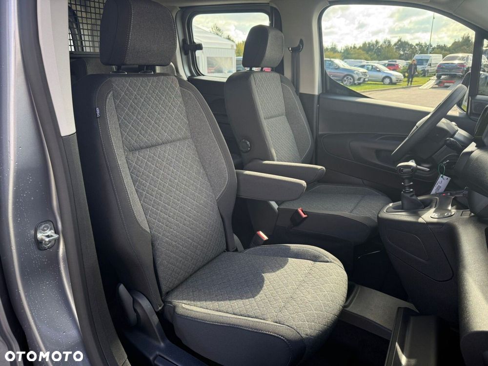 Opel Combo Combo Kombi Edition Plus 1.2 PureTech 110 KM S&S MT6 - 27
