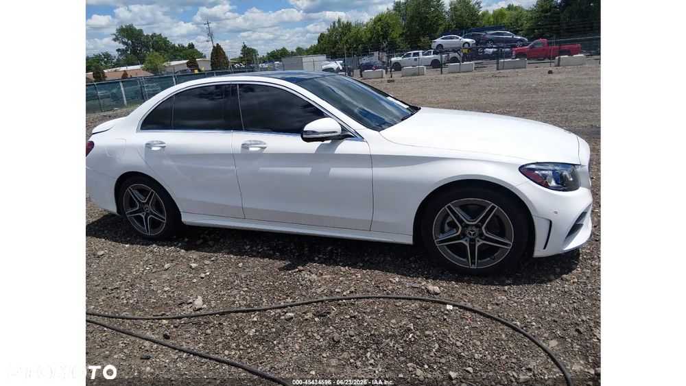 Mercedes-Benz Klasa C 300 4Matic 9G-TRONIC AMG Line - 6