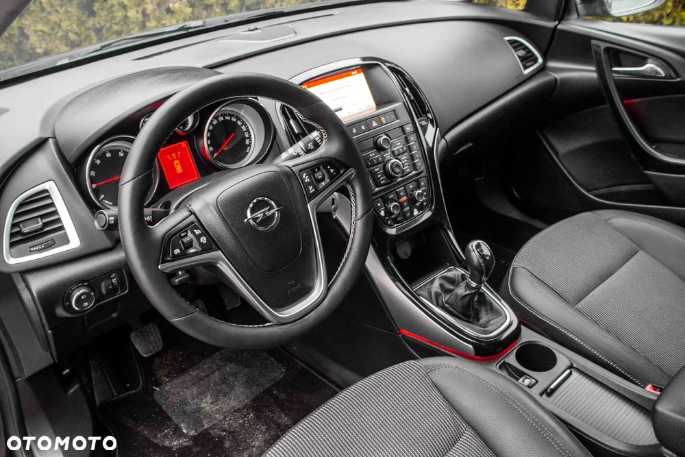 Opel Astra 1.4 T Essentia - 13