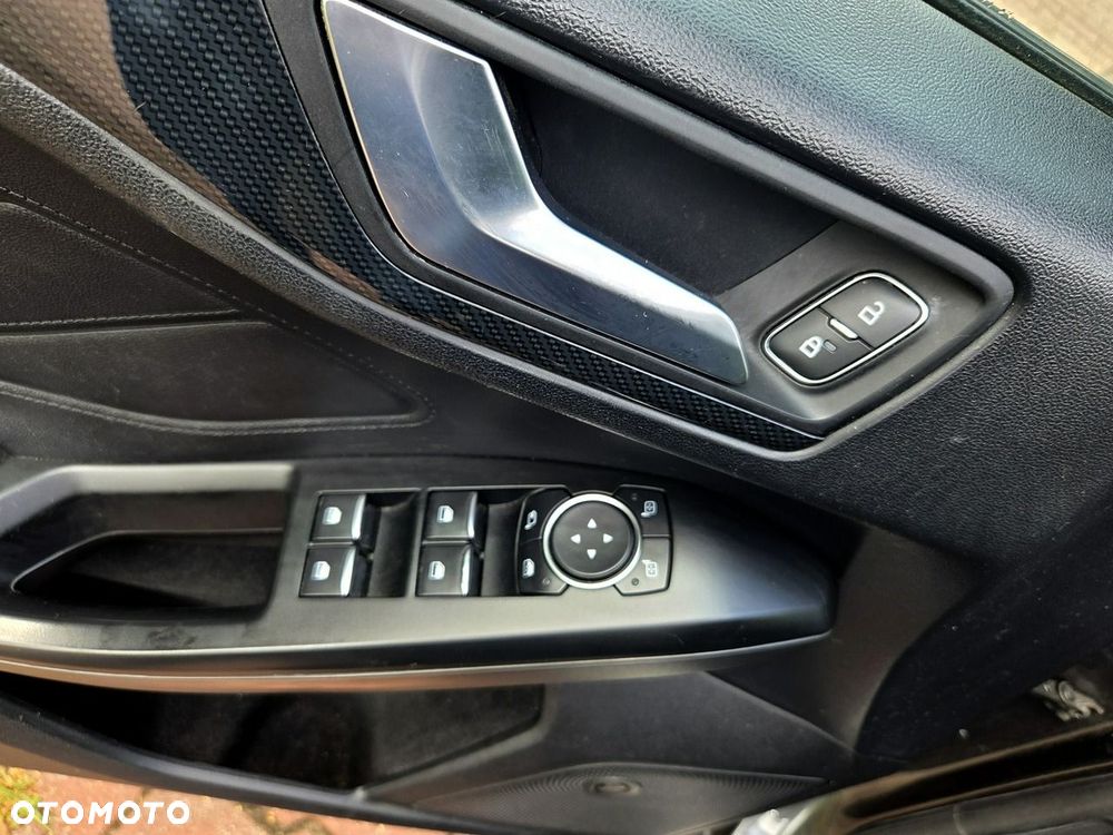 Ford Focus 1.5 EcoBoost ST-Line - 16