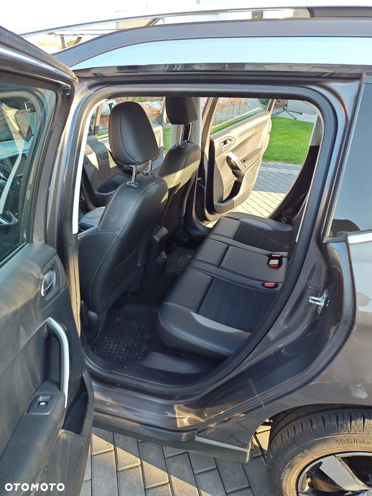 Peugeot 2008 1.6 BlueHDi Allure - 12