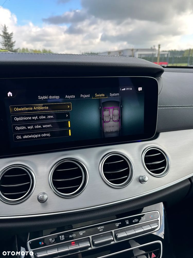 Mercedes-Benz Klasa E 300 d 4Matic T 9G-TRONIC AMG Line - 28