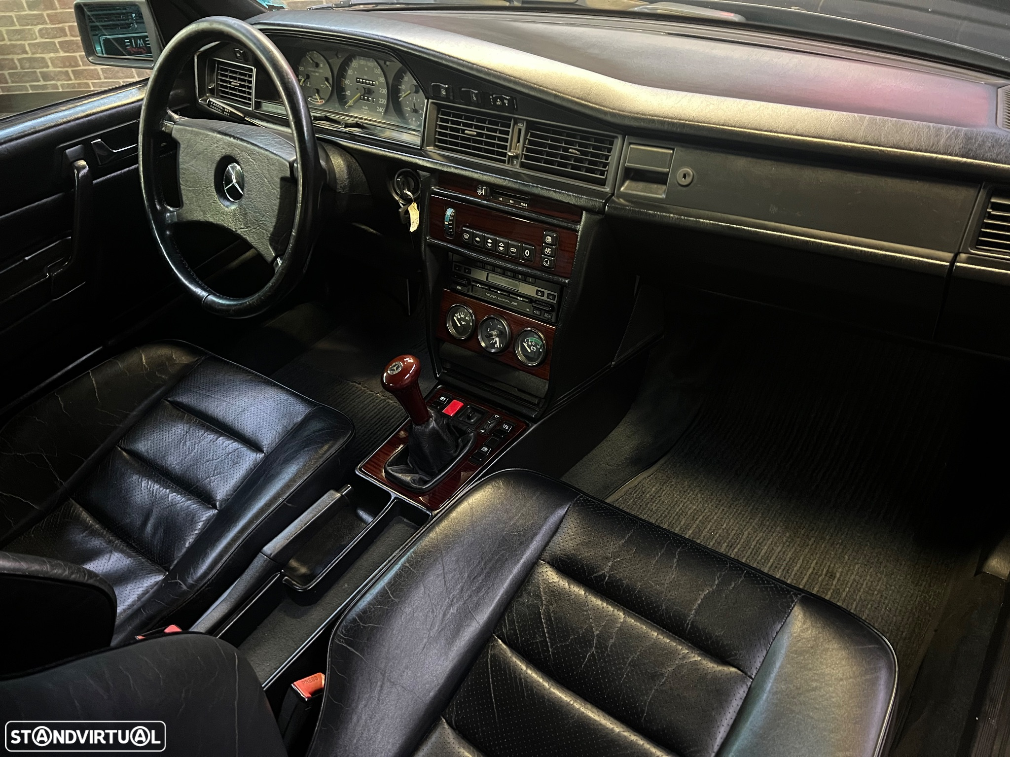 Mercedes-Benz 190 E 2.3 - 18