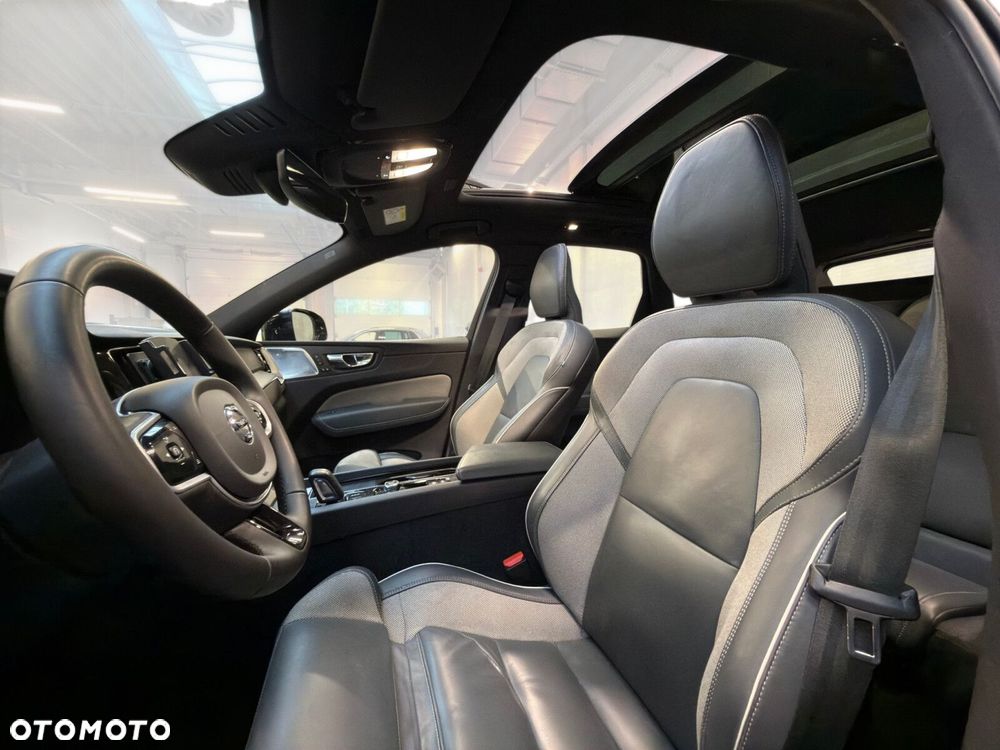 Volvo XC 60 B5 B AWD R-Design - 24