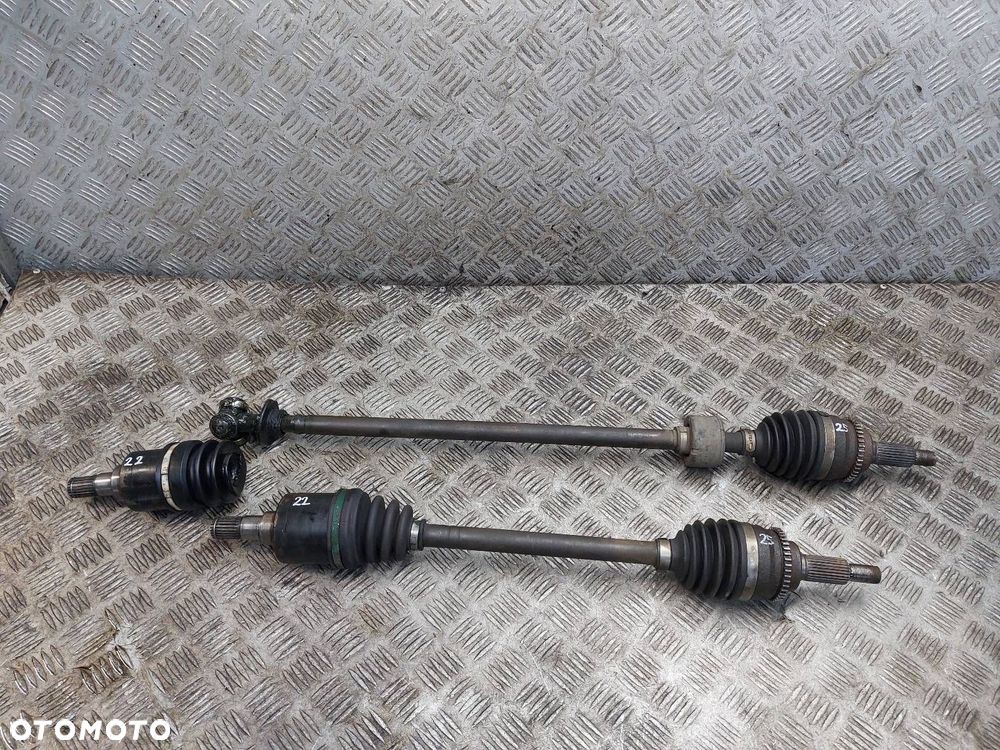 PÓŁOŚ LEWY PRZÓD + PRAWY PRZÓD SUZUKI SWIFT IV MK6 1.3 16V 04-10 - 1