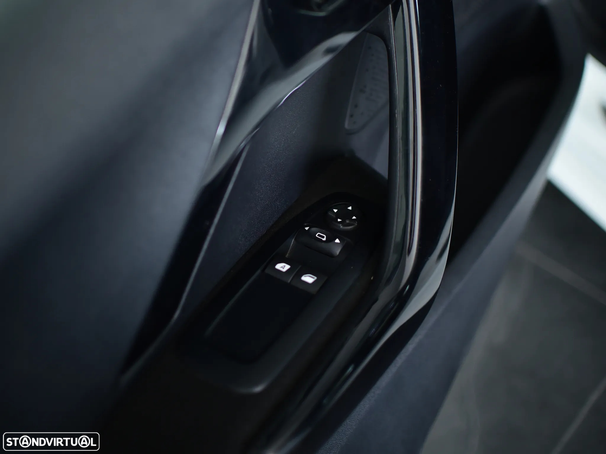 Peugeot 208 1.2 PureTech Style - 24