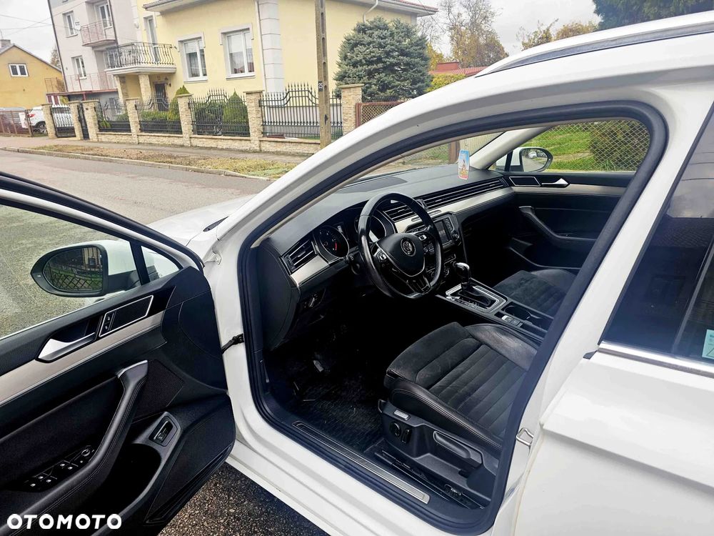 Volkswagen Passat Variant 2.0 TDI SCR 4Motion DSG Highline - 15