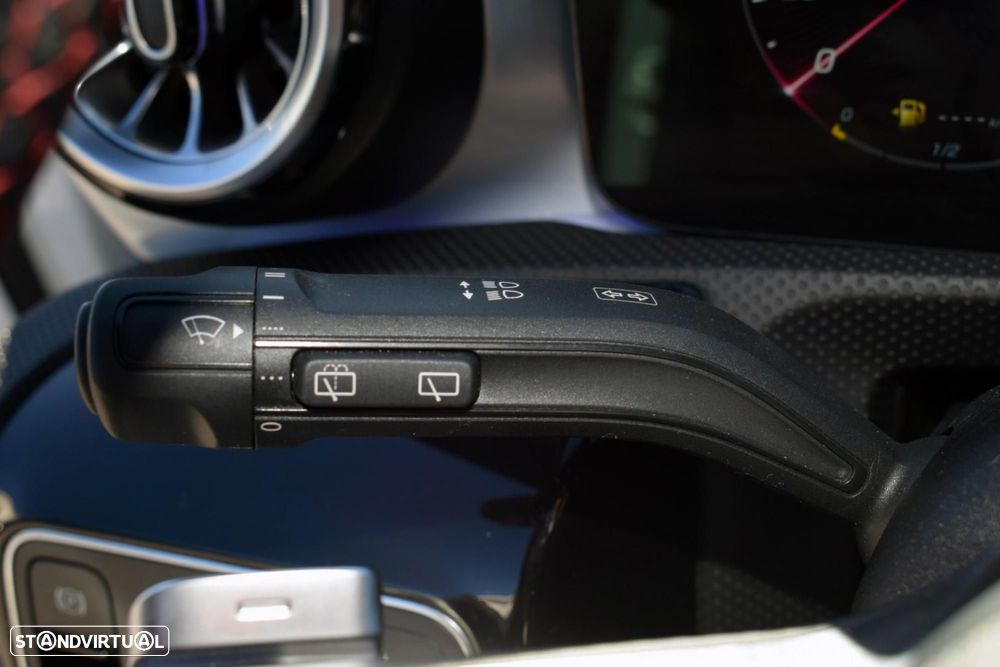 Mercedes-Benz CLA 180 d Shooting Brake AMG Line Aut. - 32