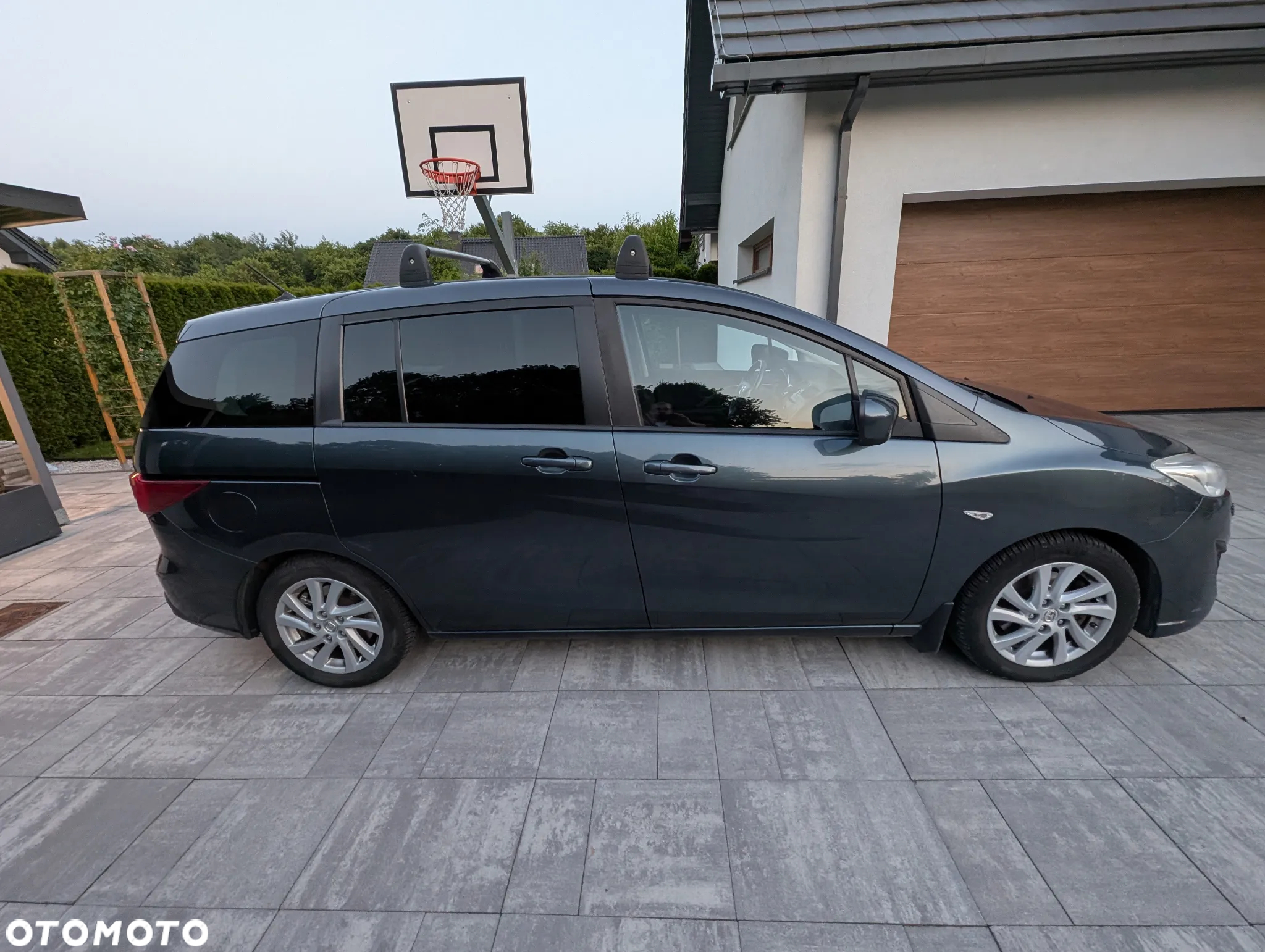 Mazda 5 - 8