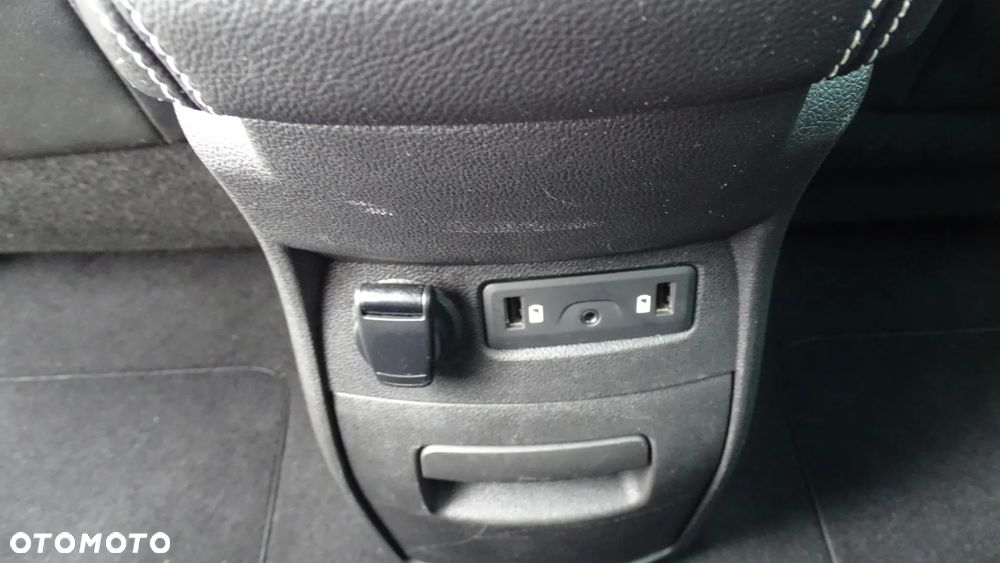 Renault Scenic ENERGY TCe 130 BOSE EDITION - 22