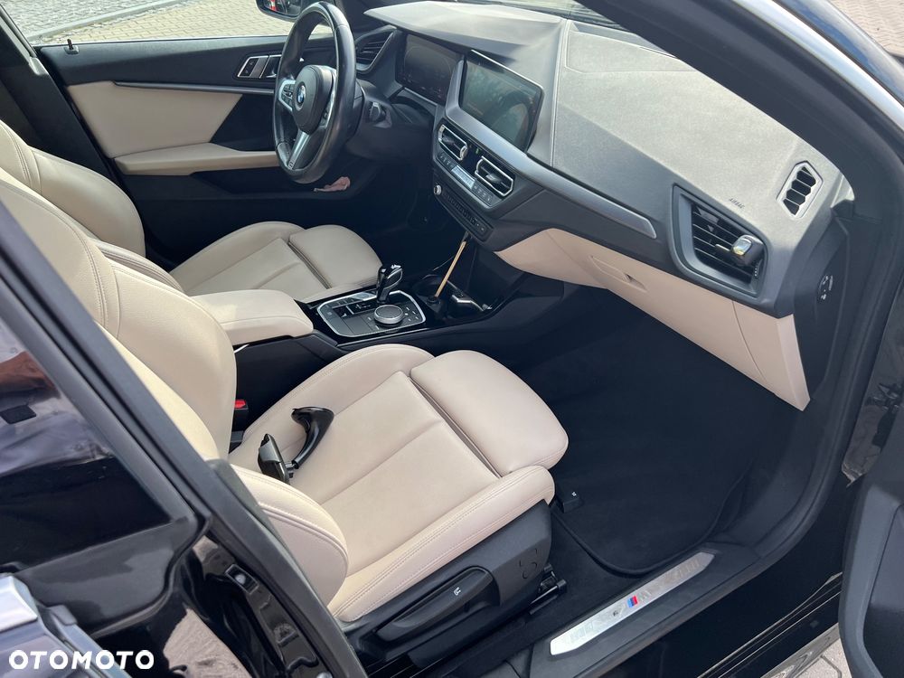 BMW Seria 2 218i M Sport - 9
