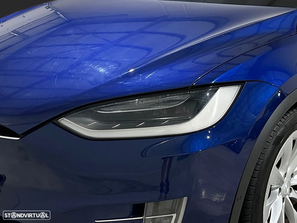 Tesla Model X 90D - 5