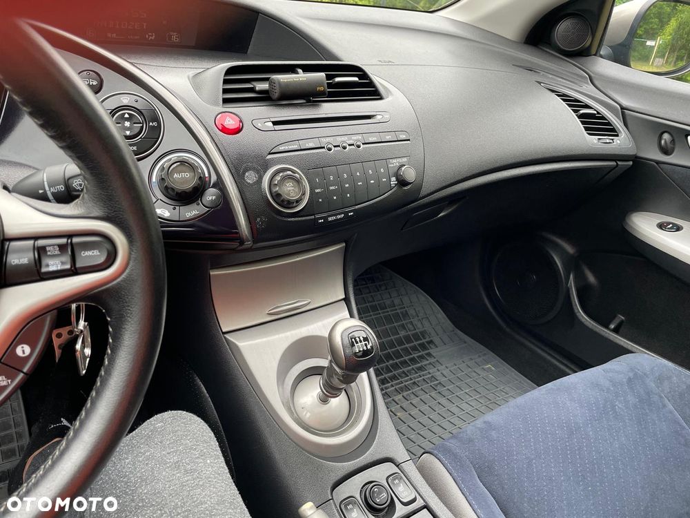 Honda Civic 1.8 Executive - 15