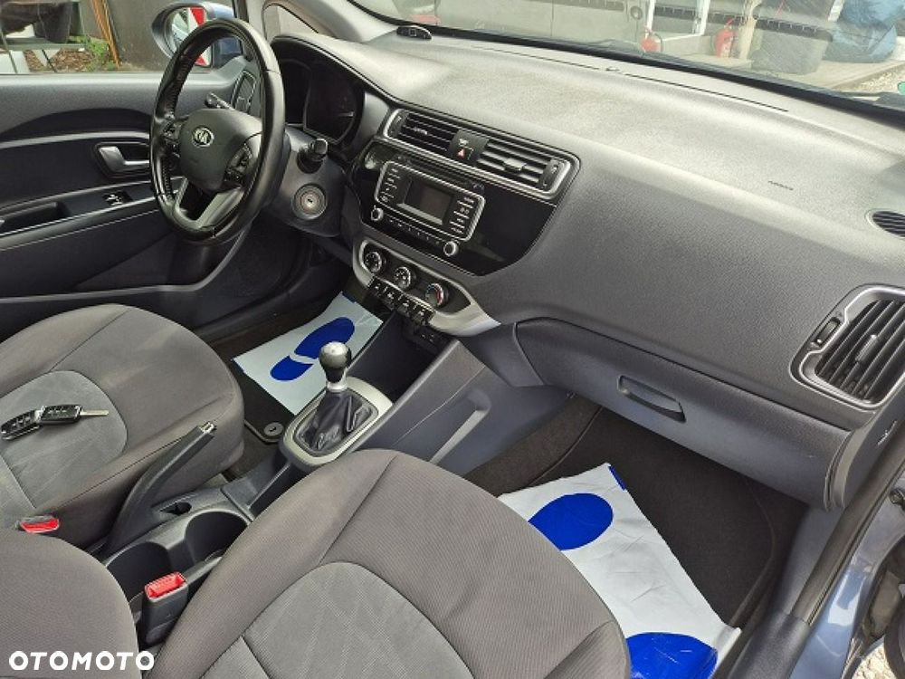 Kia Rio - 15