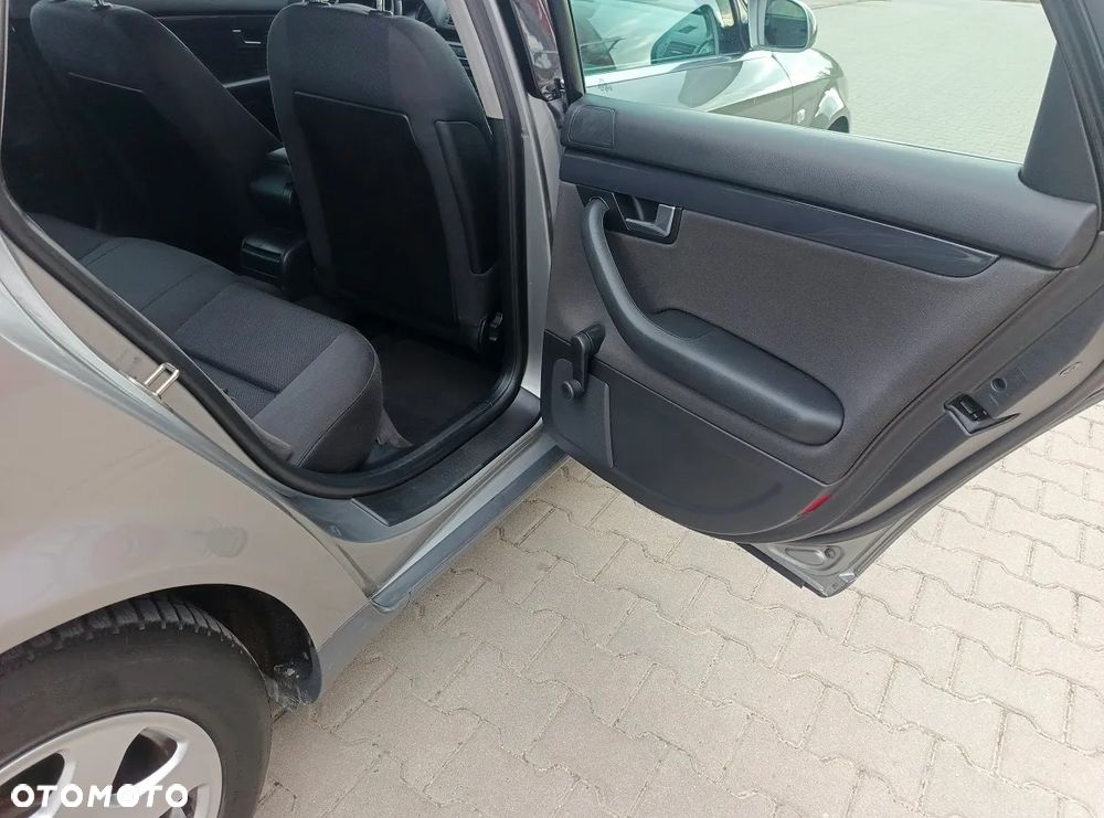 Audi A4 Limousine - 29