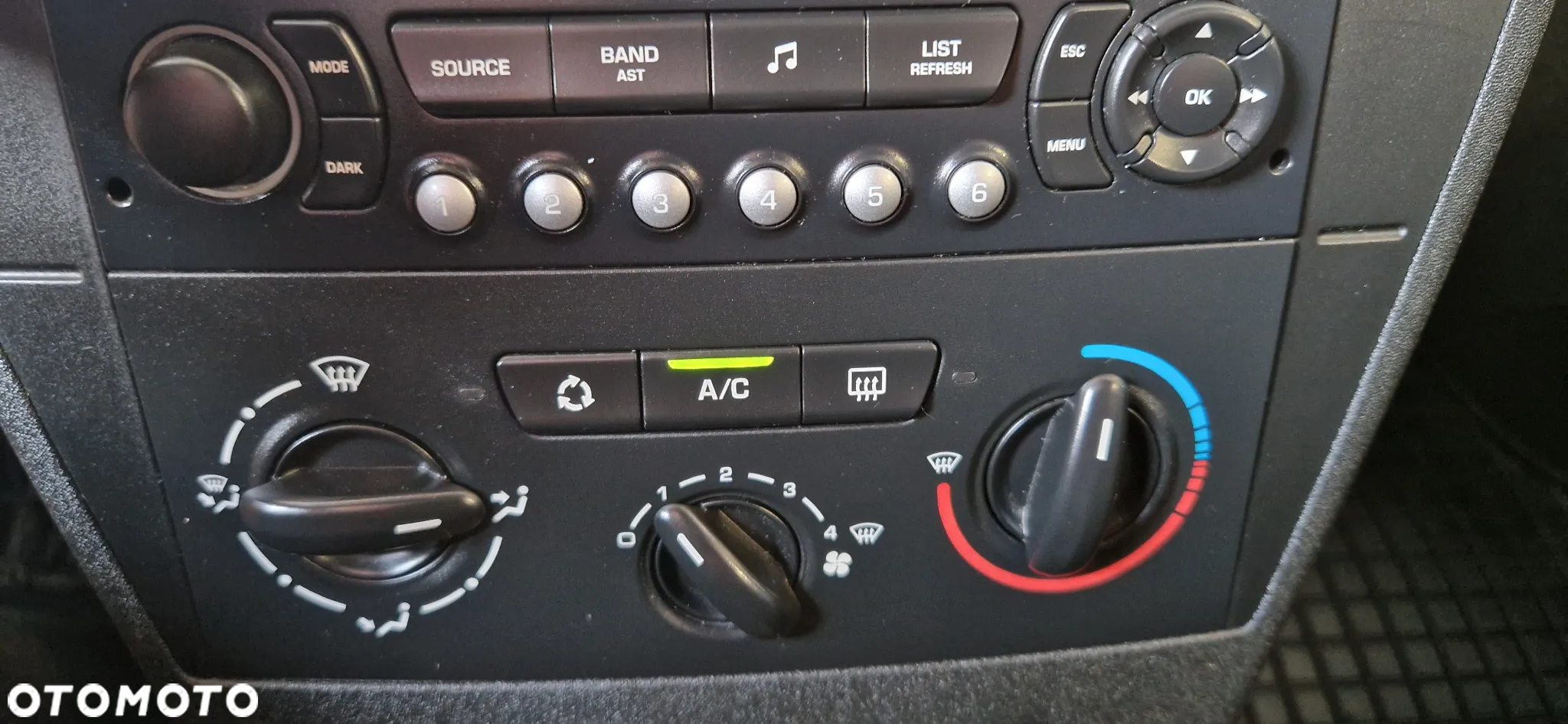 Citroën C4 1.4 16V Style - 14