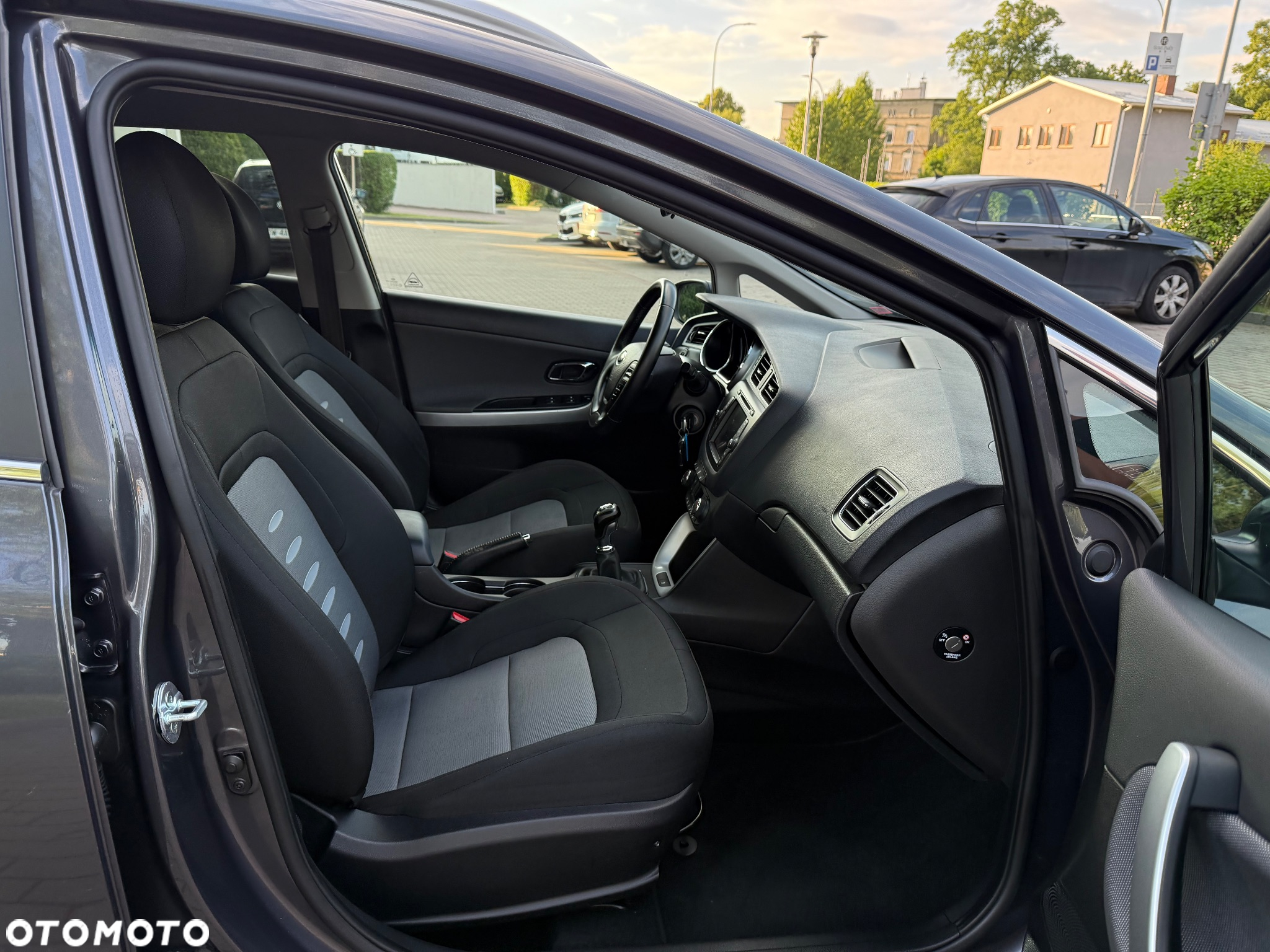 Kia Ceed 1.6 GDI Dream-Team Edition - 36