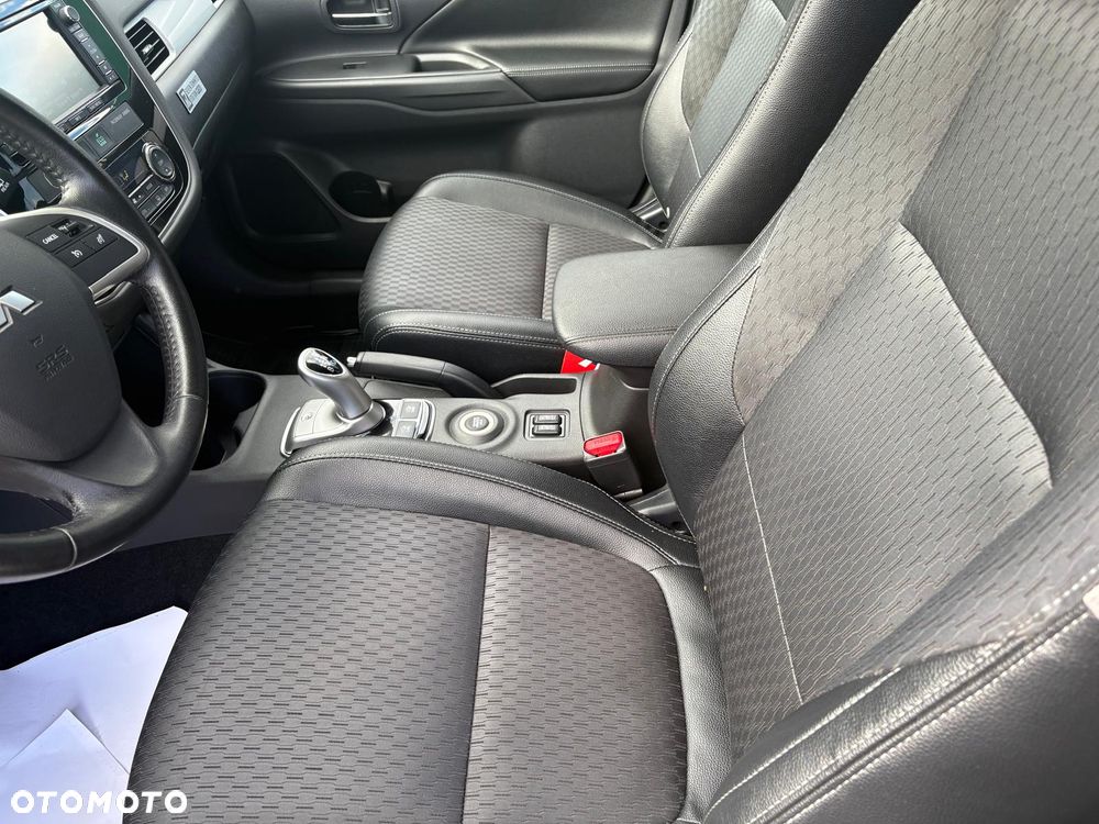 Mitsubishi Outlander 2.0 4WD Plus - 9