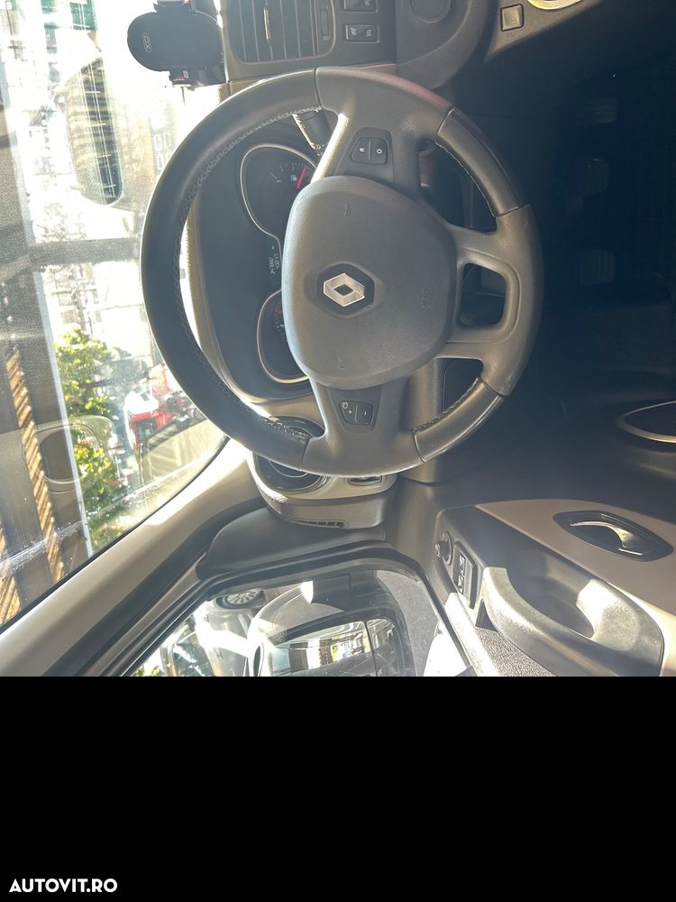 Renault Trafic - 16