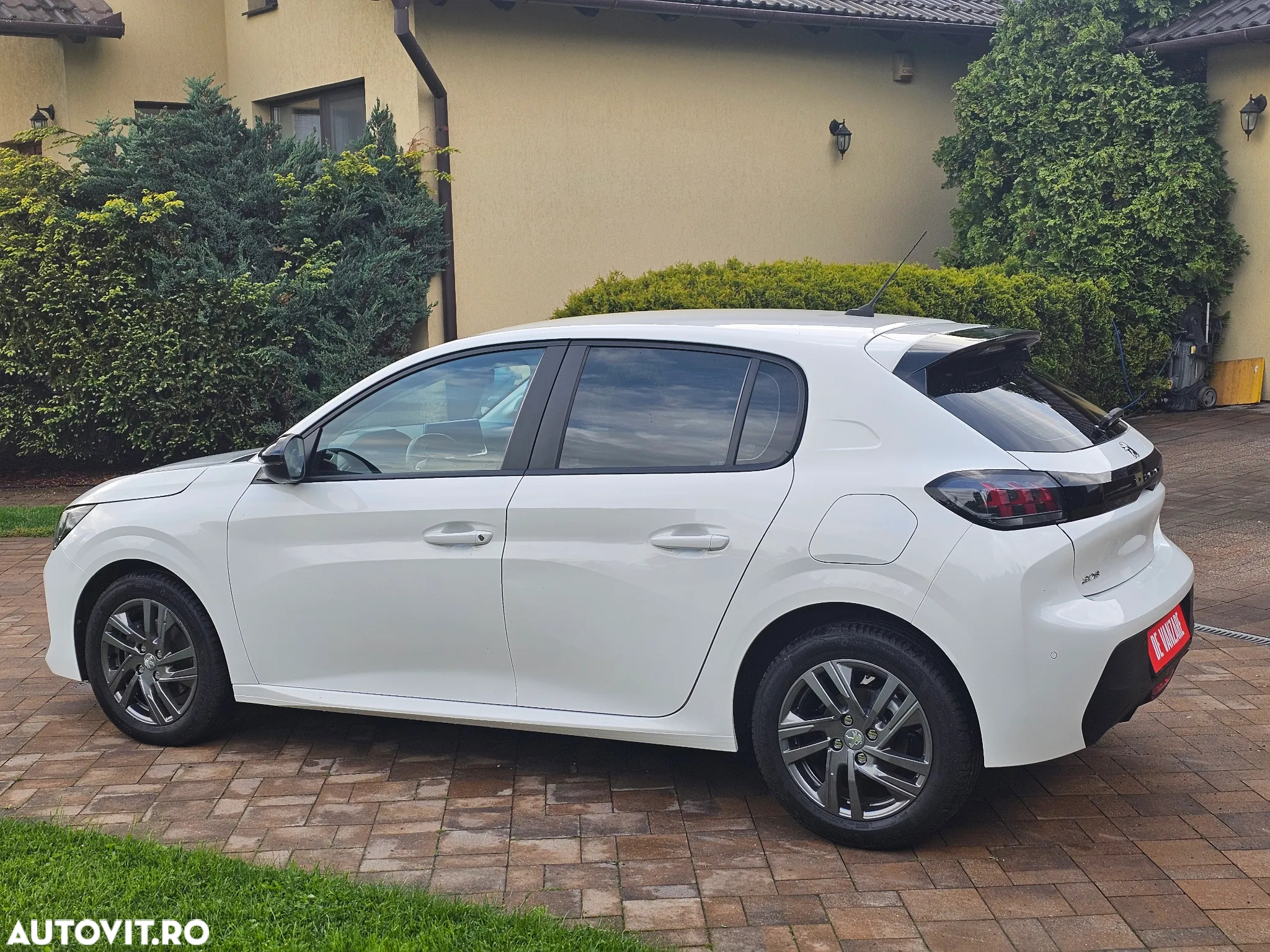 Peugeot 208 1.5 BlueHDi STT Allure - 6