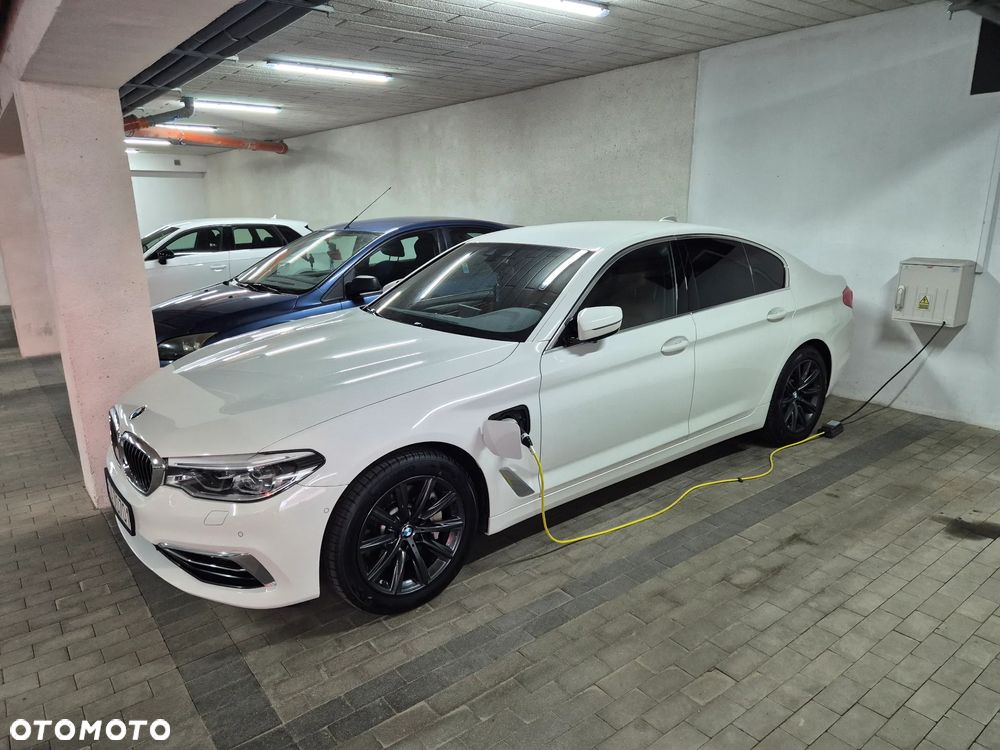 BMW Seria 5 530e iPerformance xDrive Luxury Line - 18