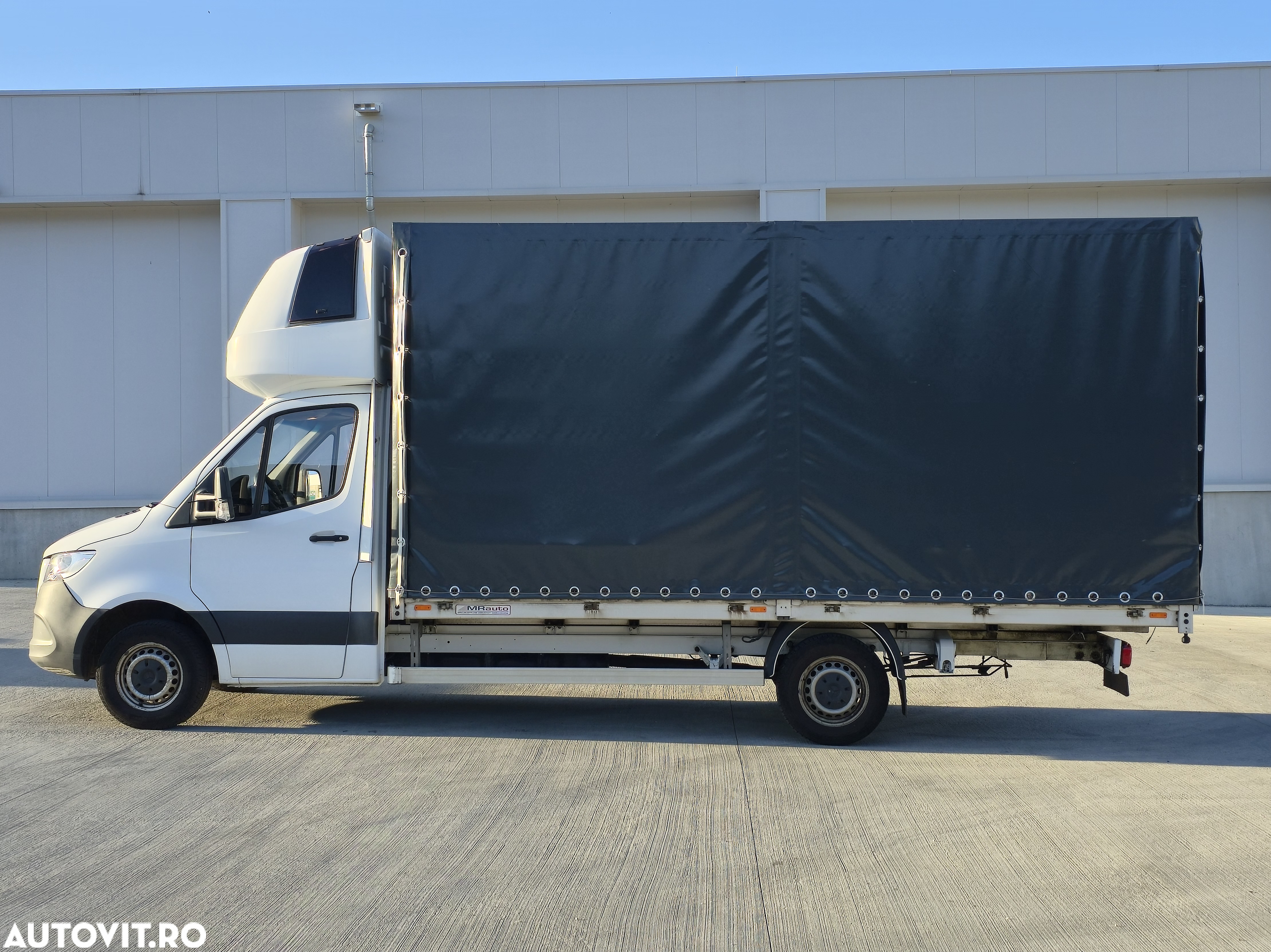 Mercedes-Benz Sprinter - 12