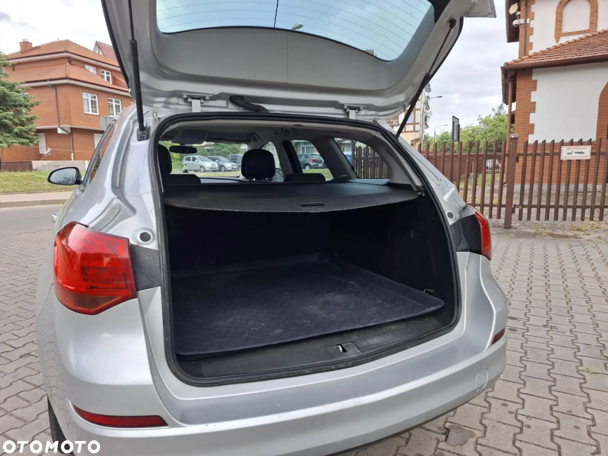 Opel Astra IV 1.3 CDTI Cosmo ecoFLEX - 11