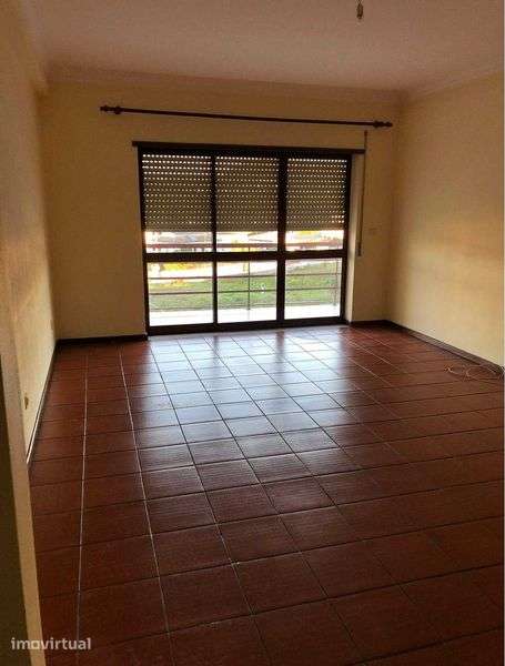 T3 com garagem para Arrendamento em Poiares – Santo André | Coimbra - Grande imagem: 2/8