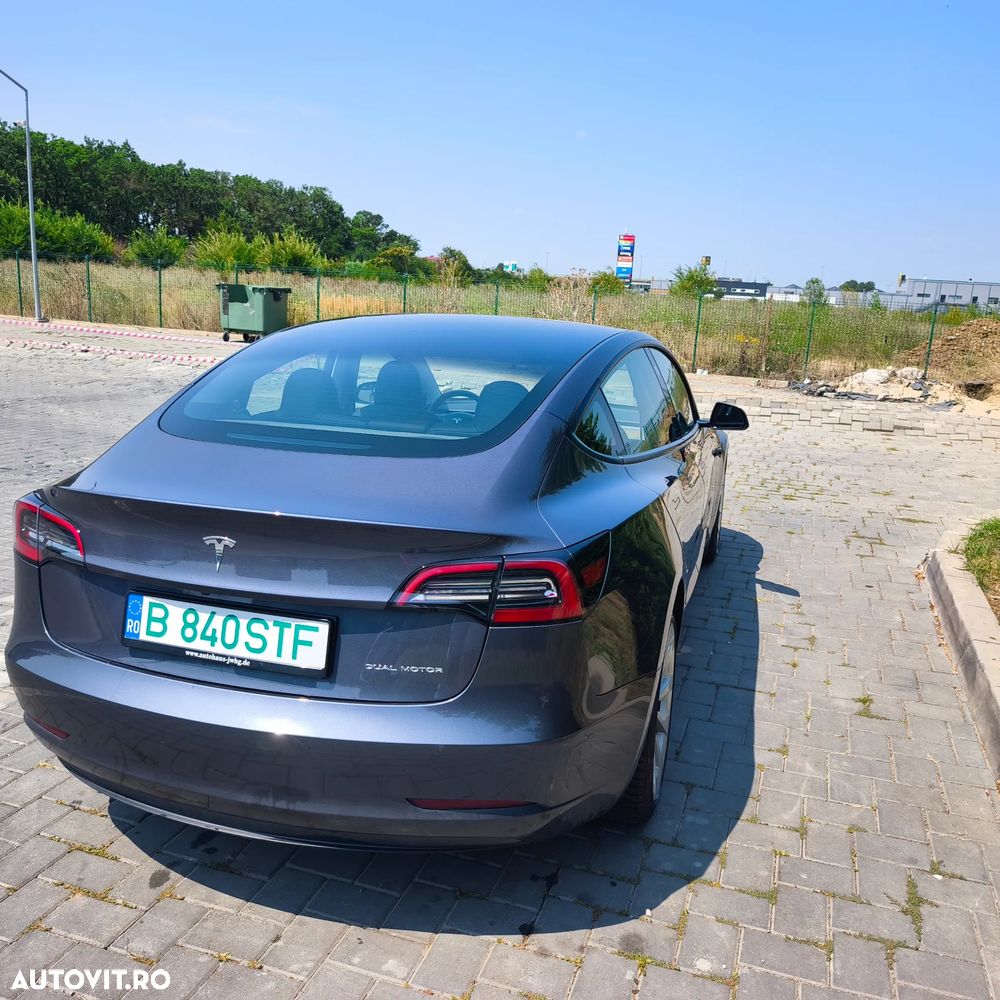 Tesla Model 3 - 7