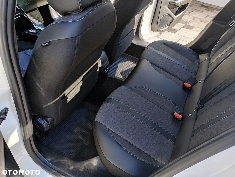 Peugeot 208 Allure - 10