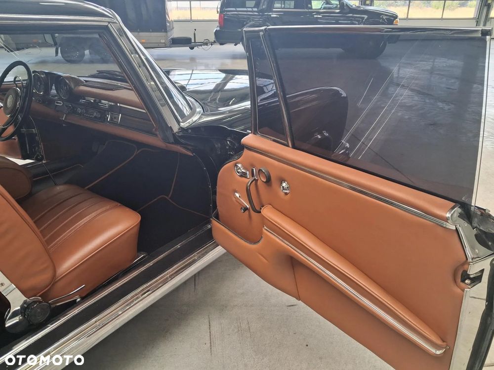 Mercedes-Benz 280 - 14