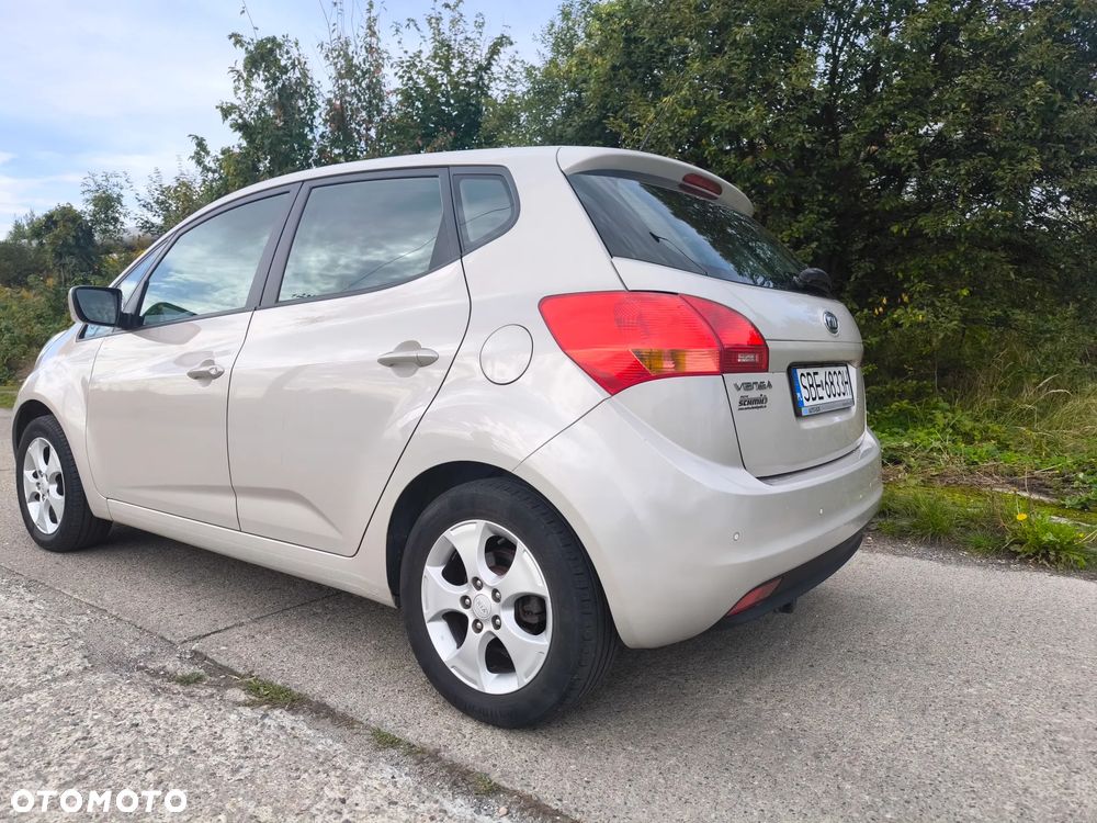 Kia Venga 1.4 CVVT Titanium Collection - 10