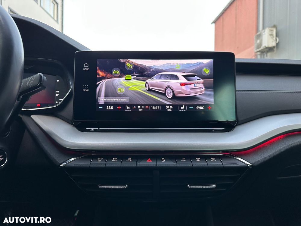 Skoda Octavia Combi 2.0 TDI DSG Clever - 31