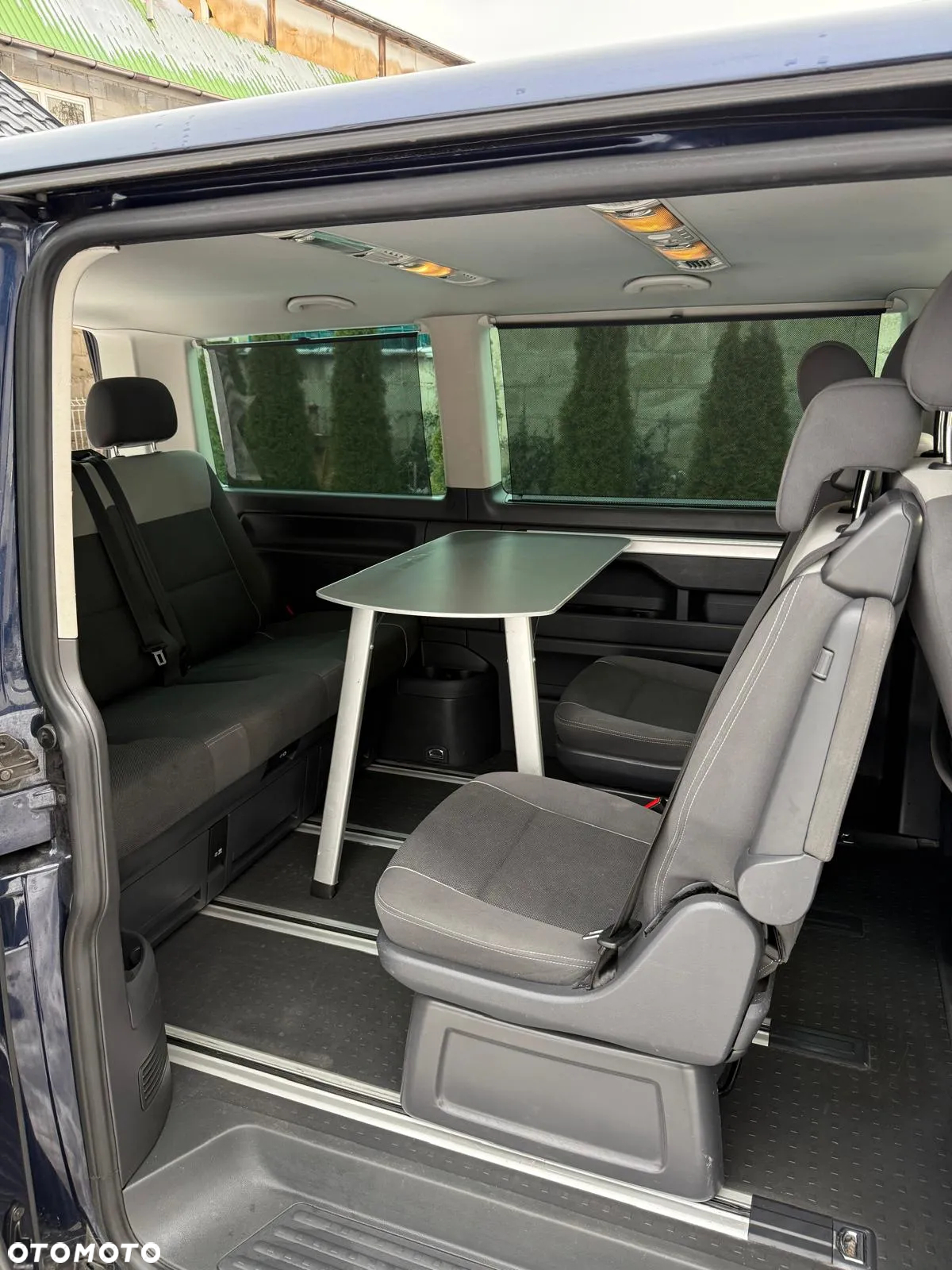 Volkswagen Multivan - 24