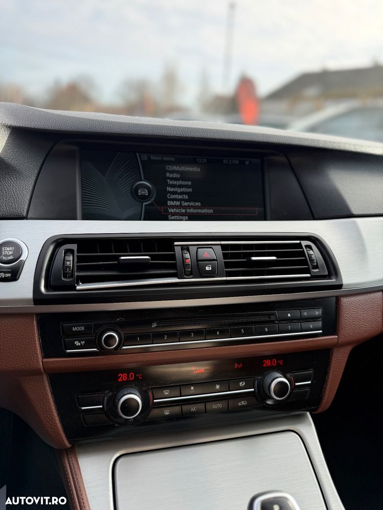 BMW Seria 5 525d xDrive - 14