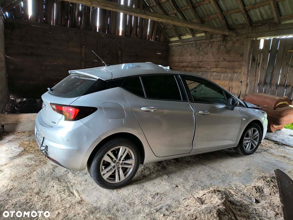 Opel Astra 1.4 T Enjoy S&S - 8