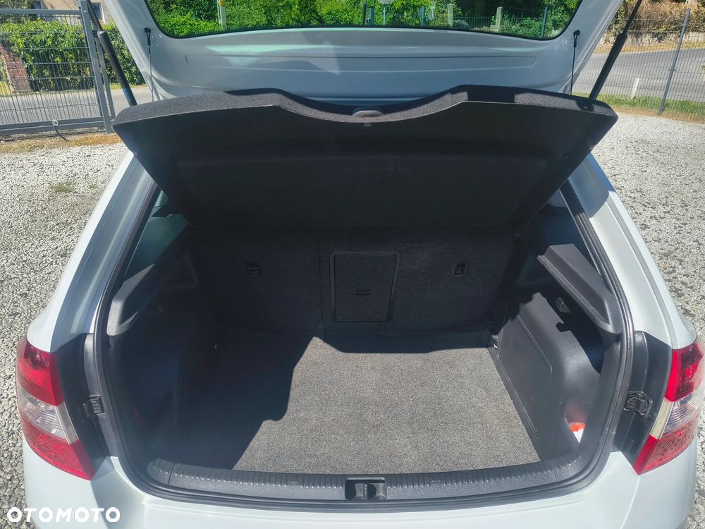 Skoda RAPID 1.2 TSI Elegance Green tec - 26