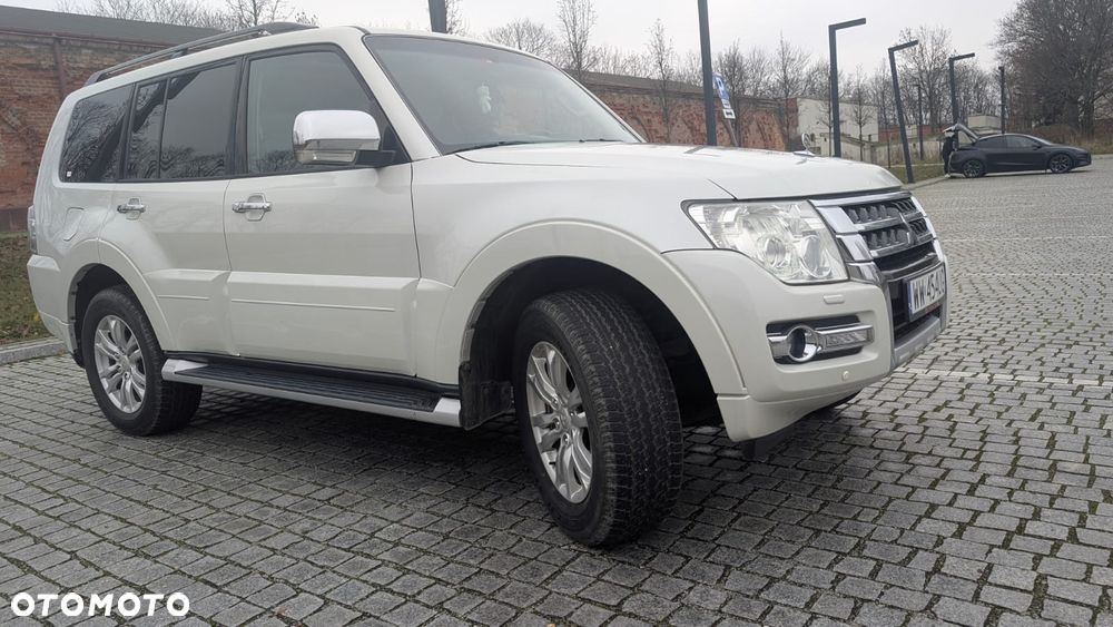 Mitsubishi Pajero - 1